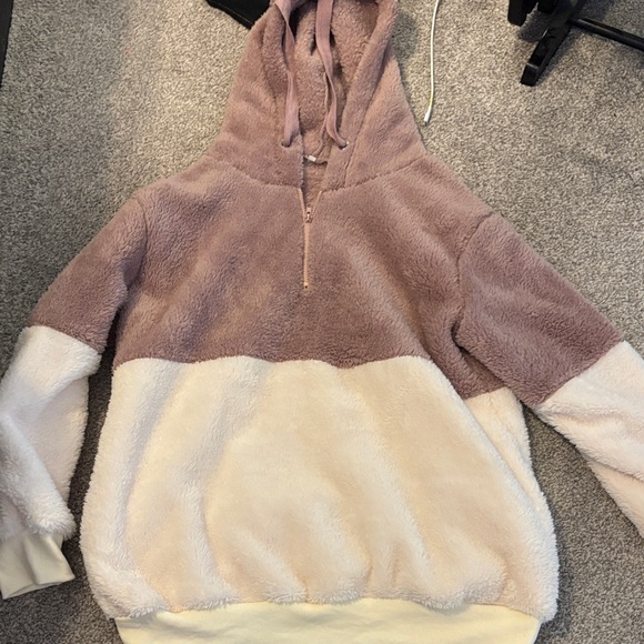 Tops - Cozy Two-Tone Hoodie